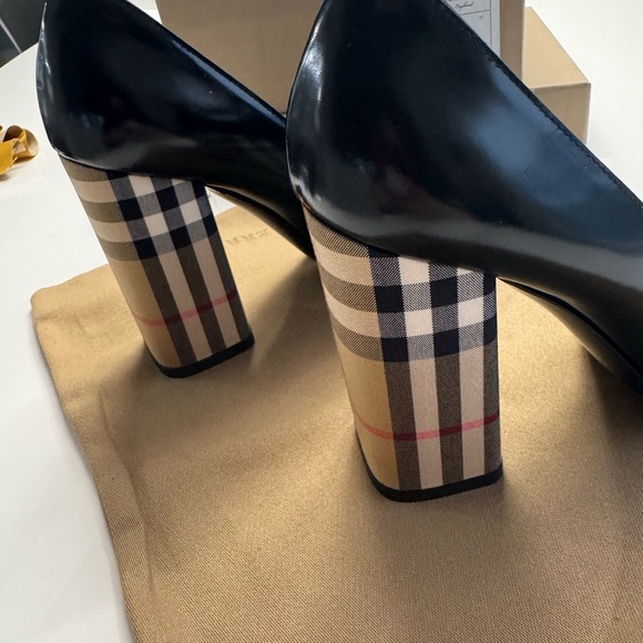 Burberry Black Heels with Signature Checkered Block Heel - Picture 6 of 14